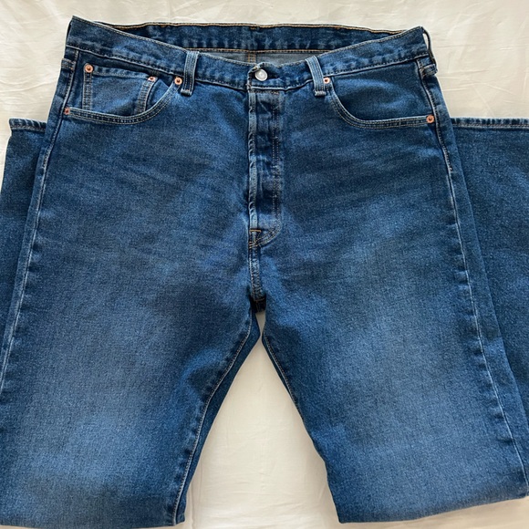 Men’s Levi’s 501 Jeans - Picture 3 of 7